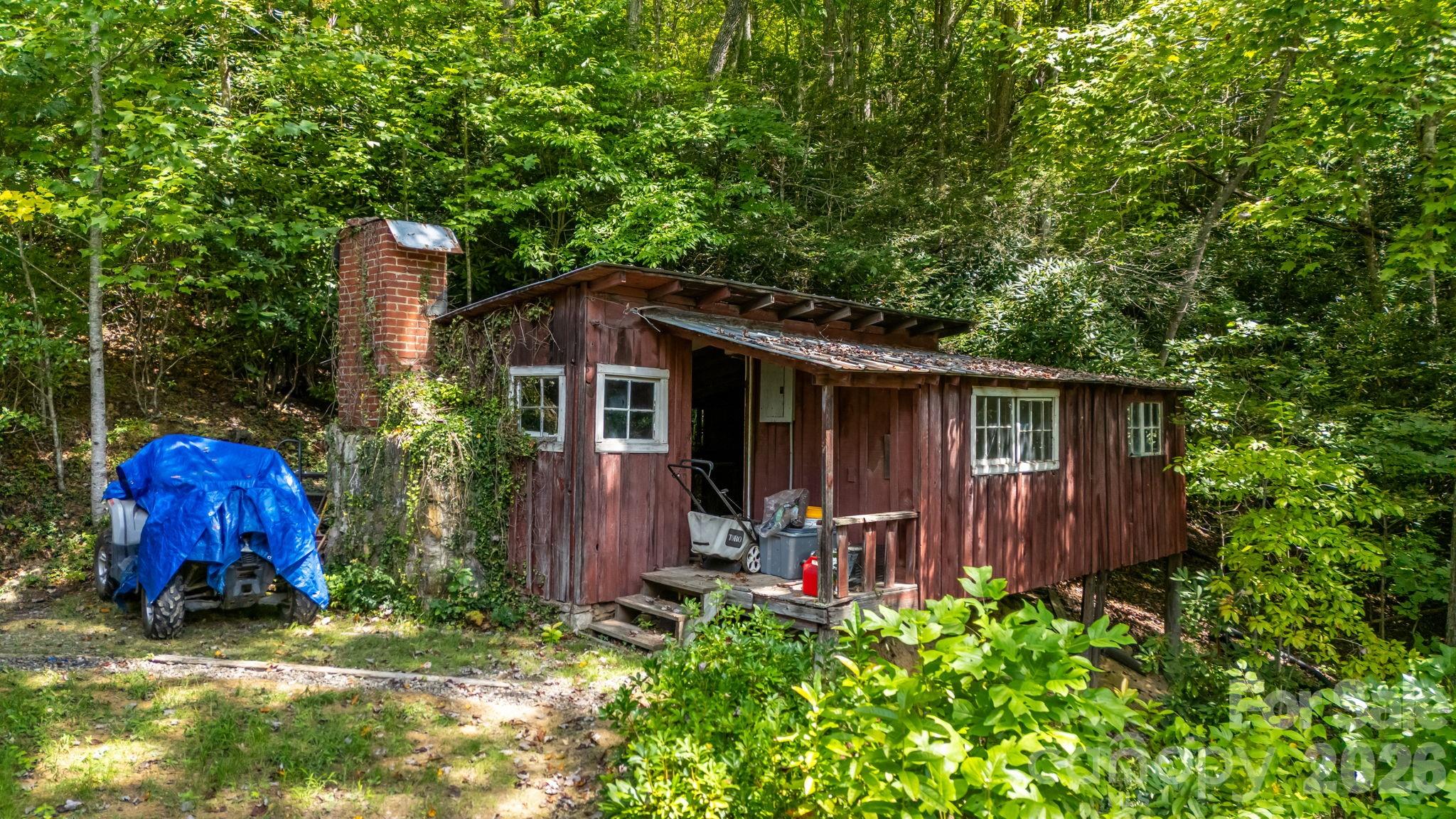 1712 Little Creek Road — Hot Springs