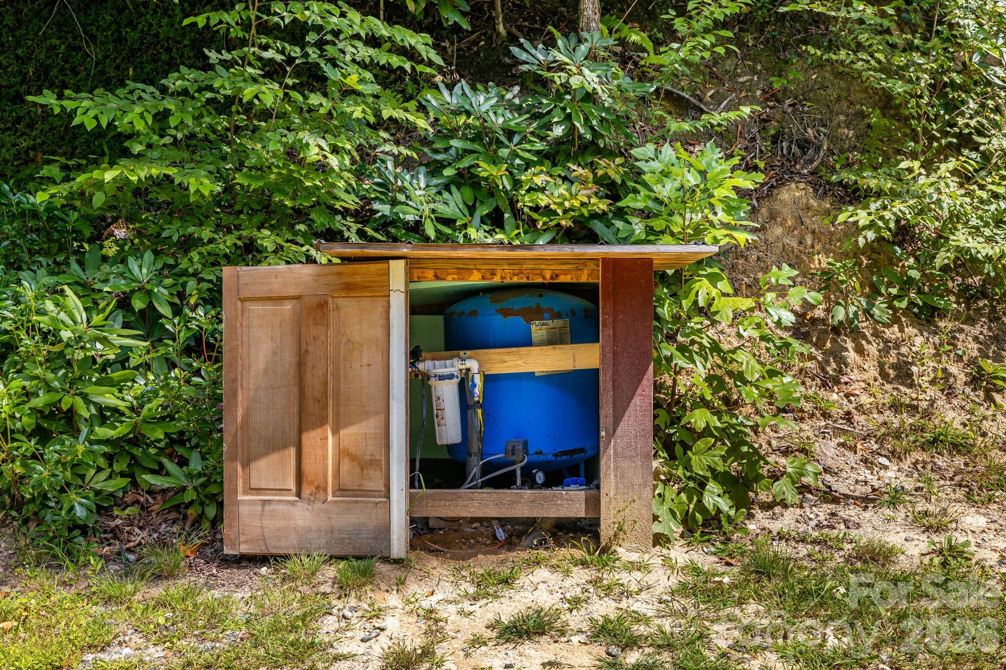 1712 Little Creek Road — Hot Springs