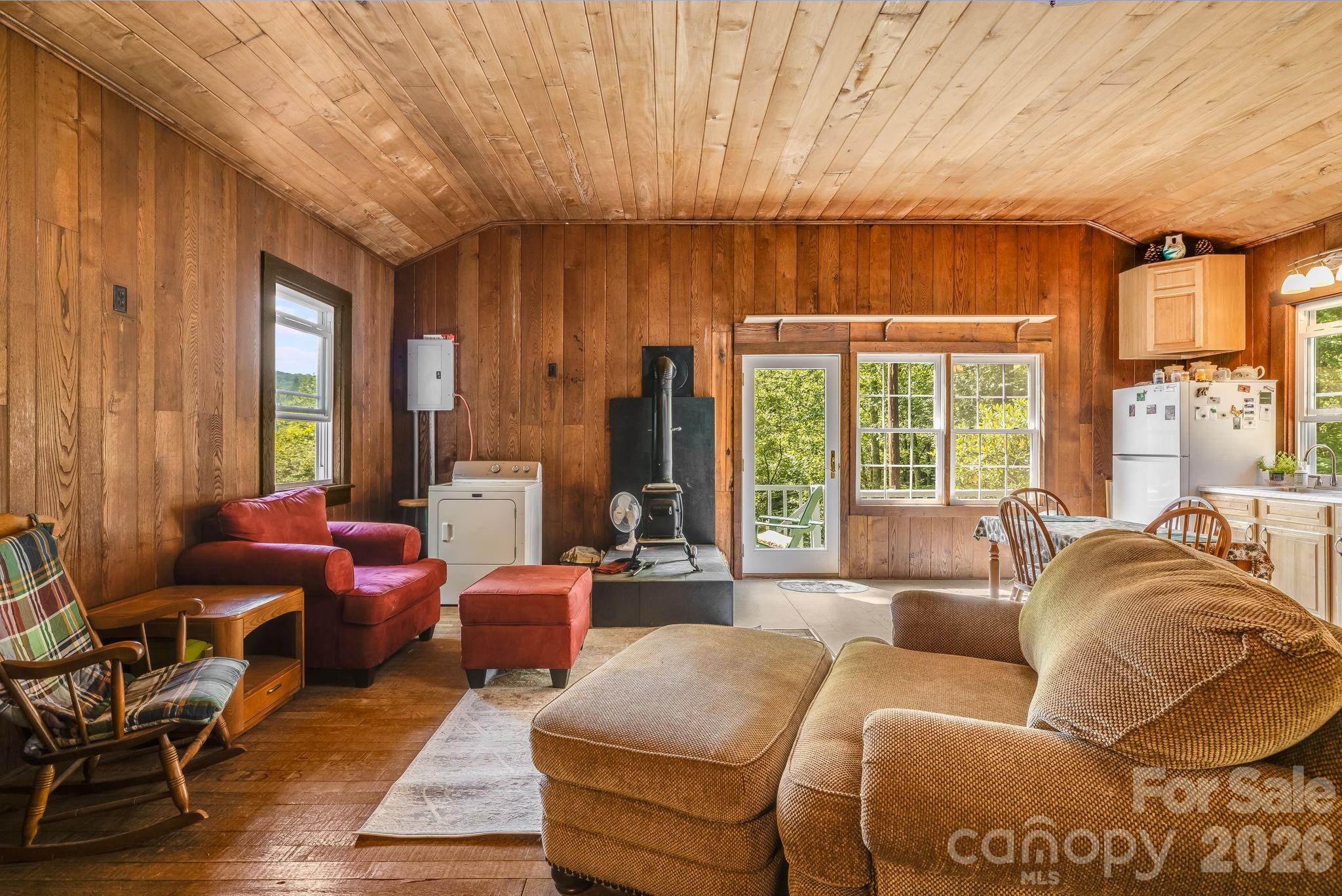 1712 Little Creek Road — Hot Springs