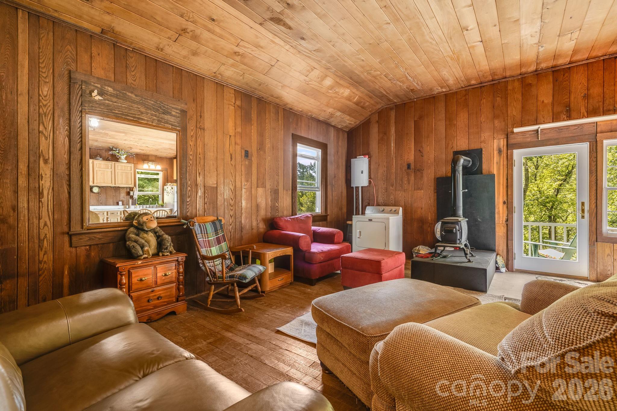1712 Little Creek Road — Hot Springs
