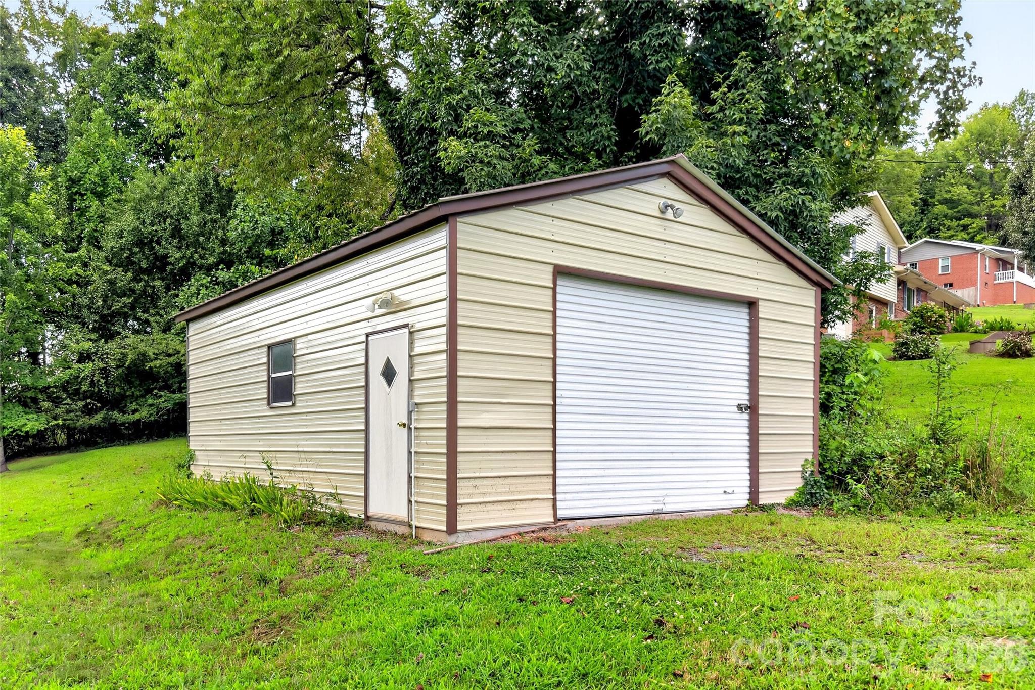 2406 Nix Creek Road — Marion