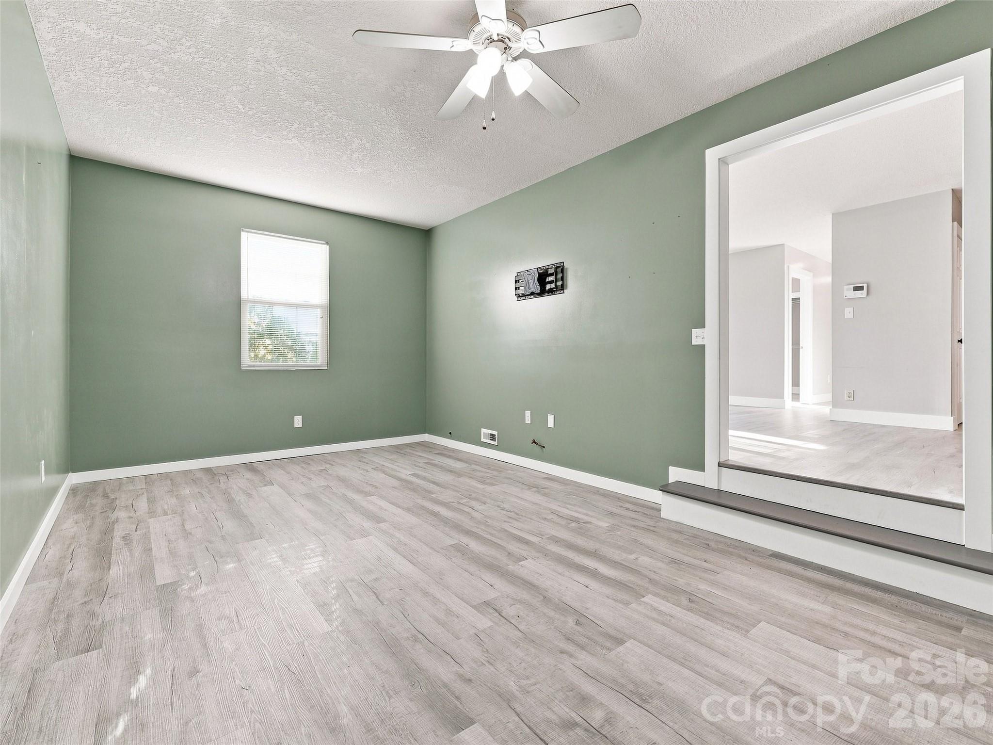 11 Brant Lane — Weaverville
