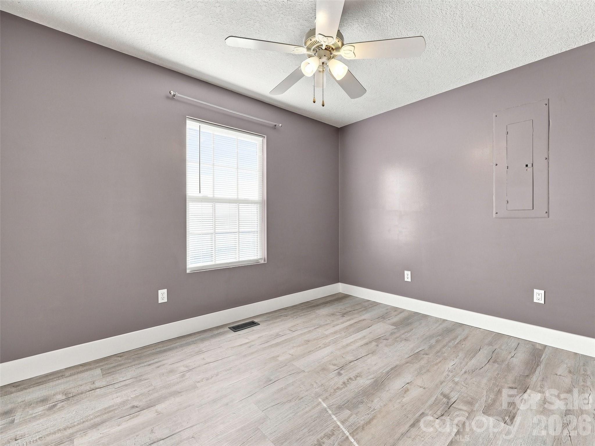 11 Brant Lane — Weaverville