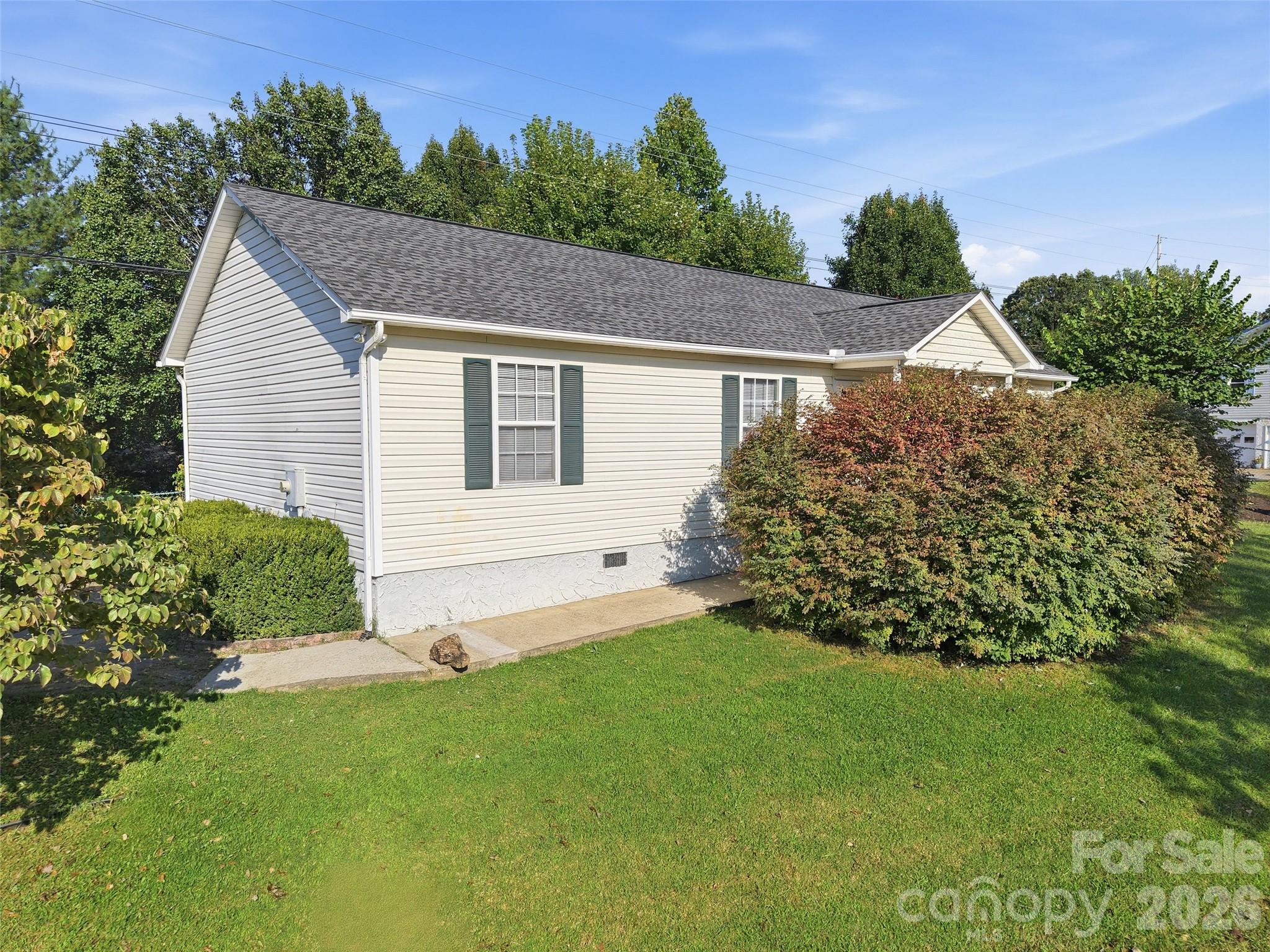 11 Brant Lane — Weaverville