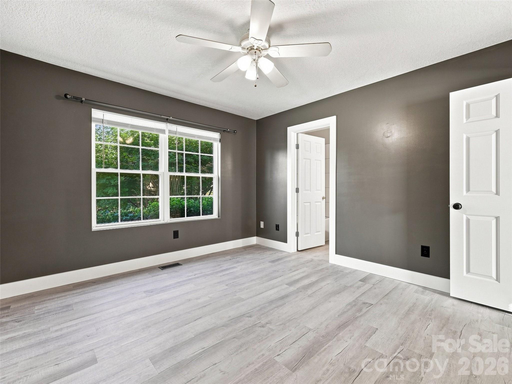 11 Brant Lane — Weaverville