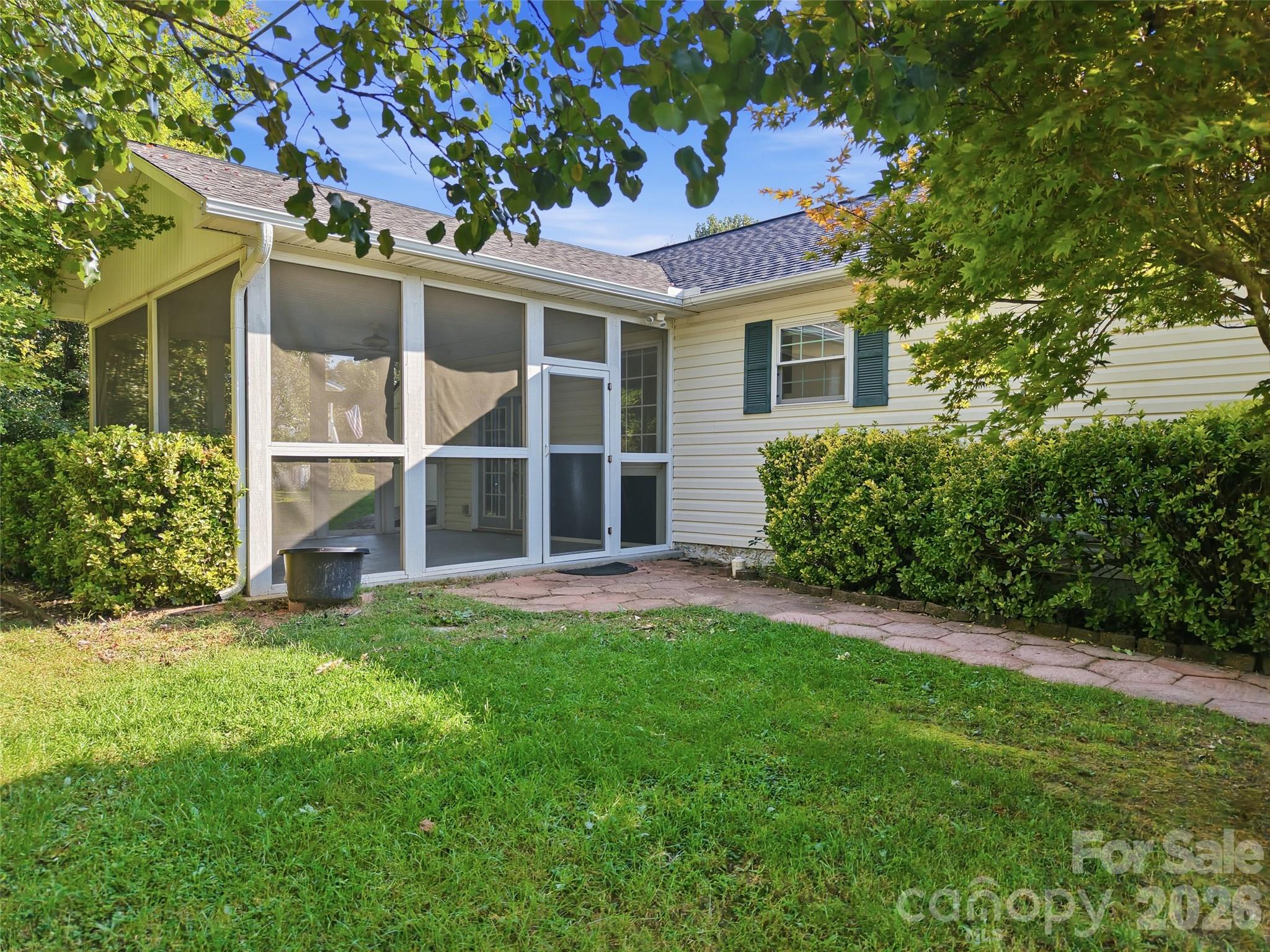 11 Brant Lane — Weaverville