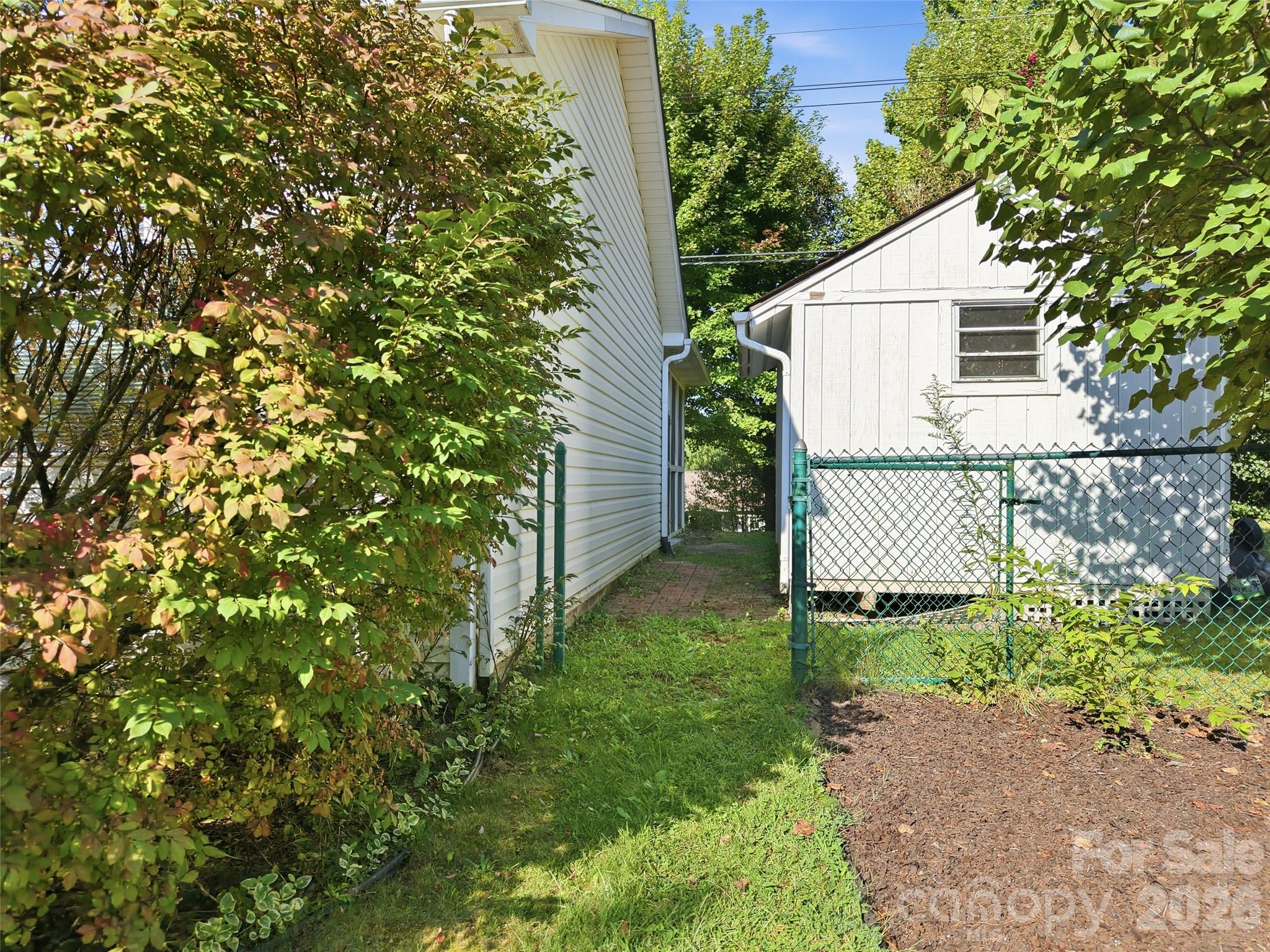 11 Brant Lane — Weaverville