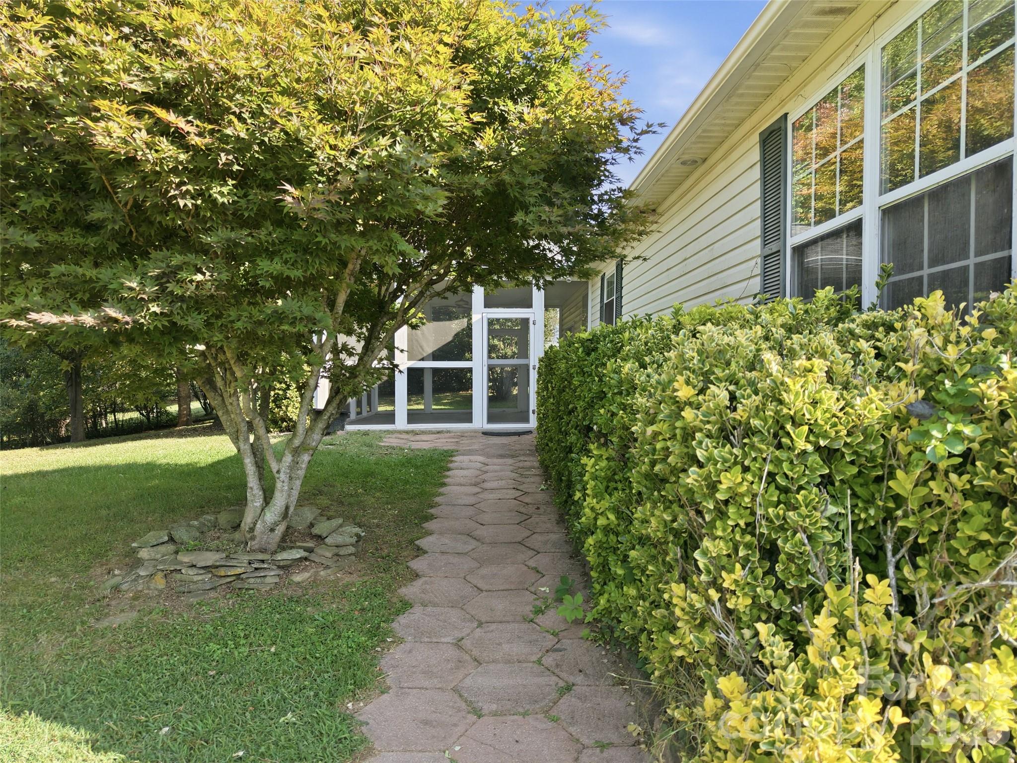 11 Brant Lane — Weaverville