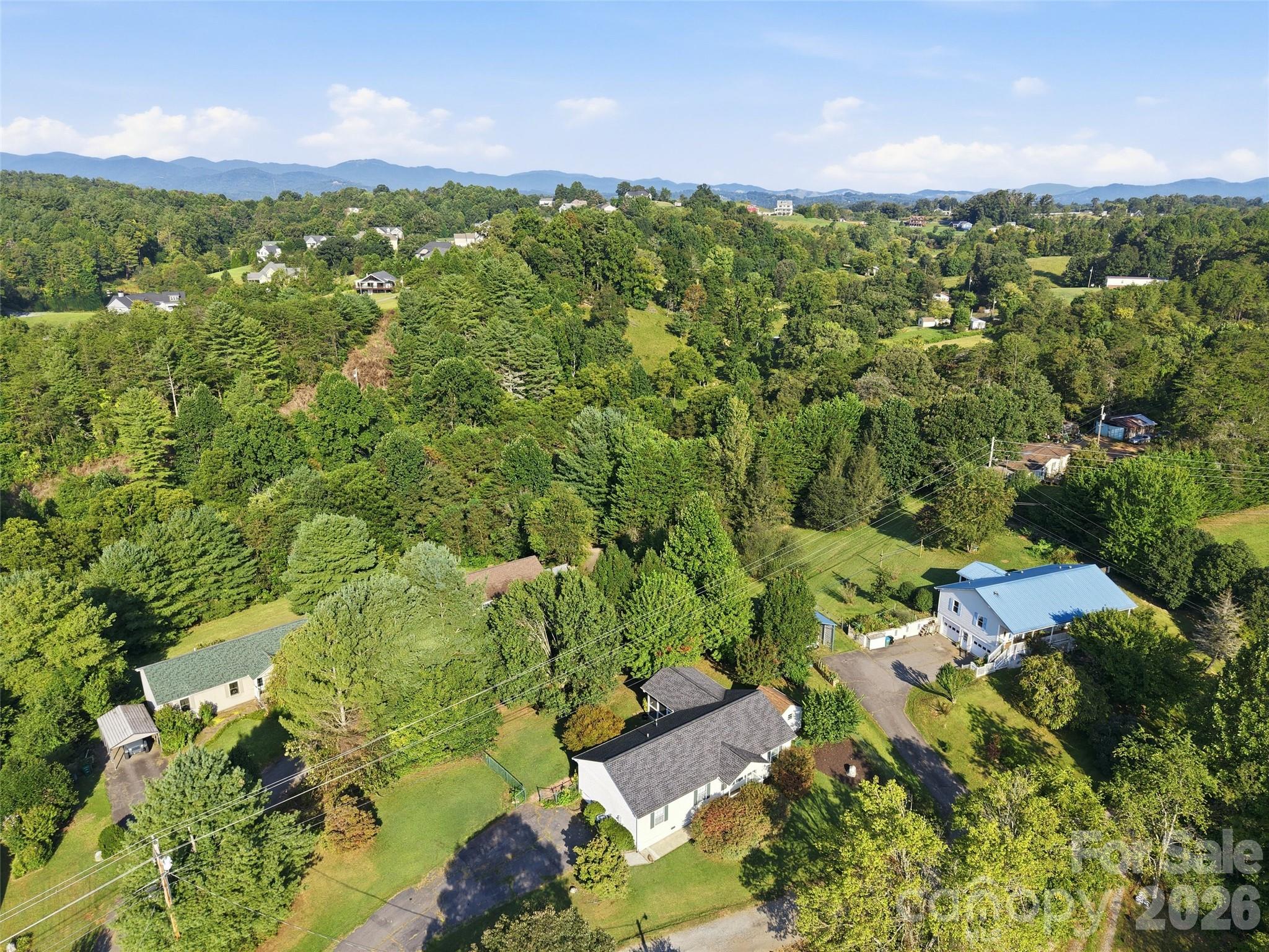 11 Brant Lane — Weaverville