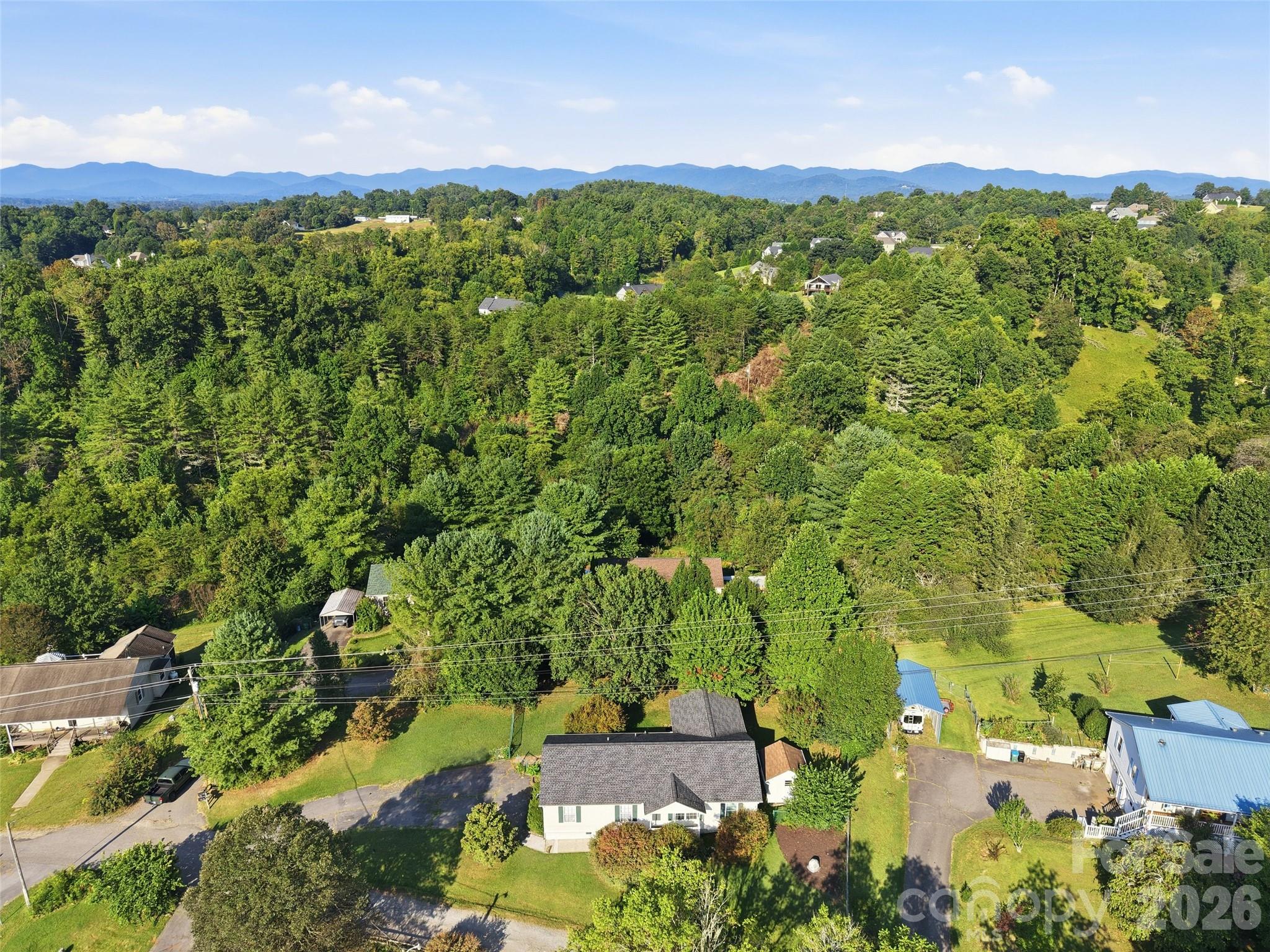 11 Brant Lane — Weaverville