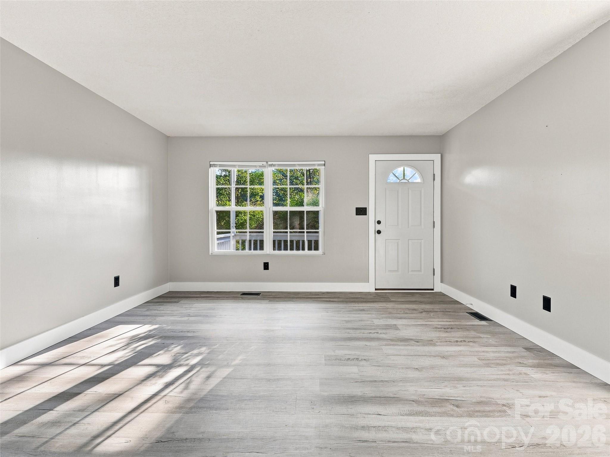 11 Brant Lane — Weaverville