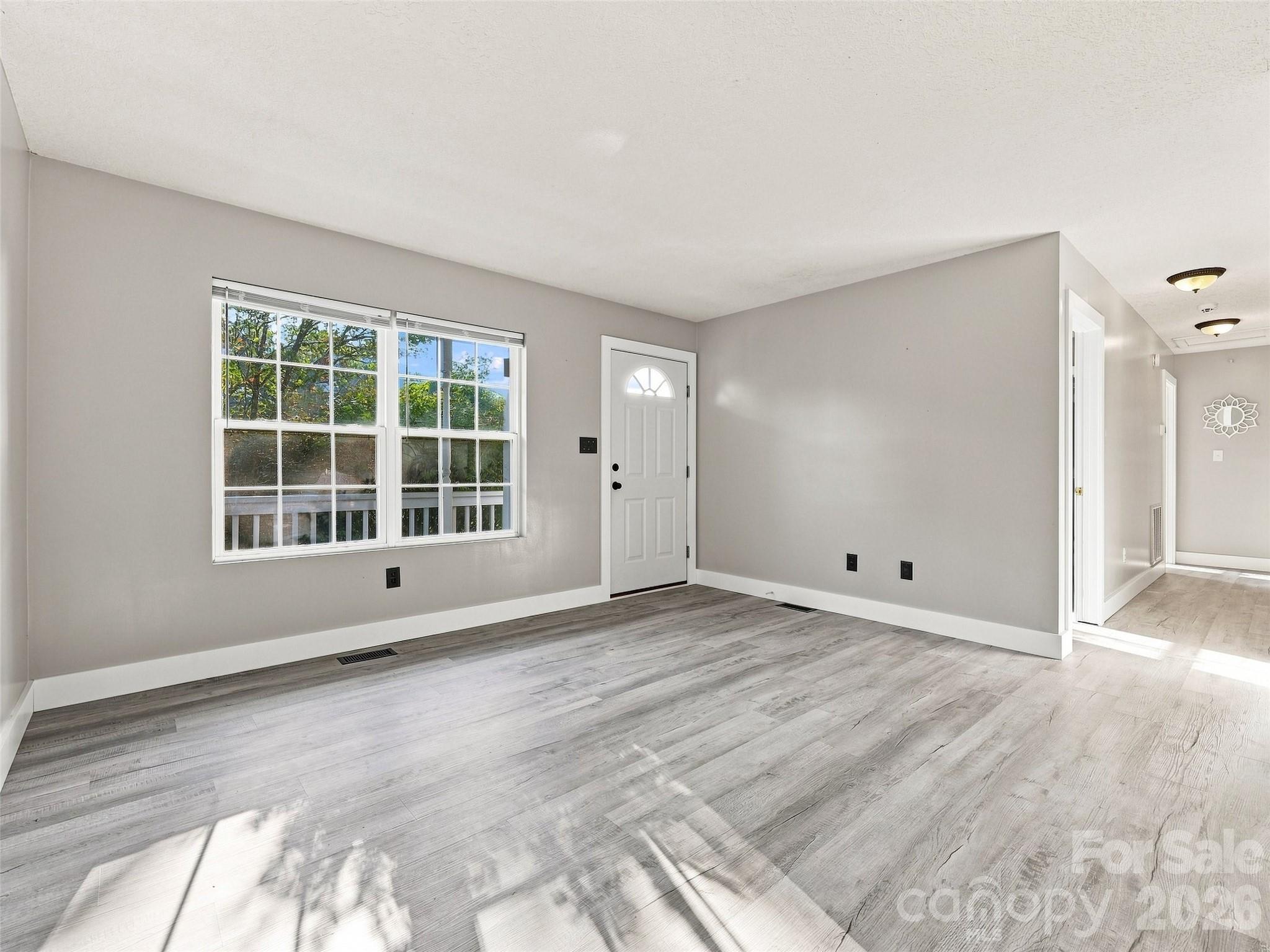 11 Brant Lane — Weaverville