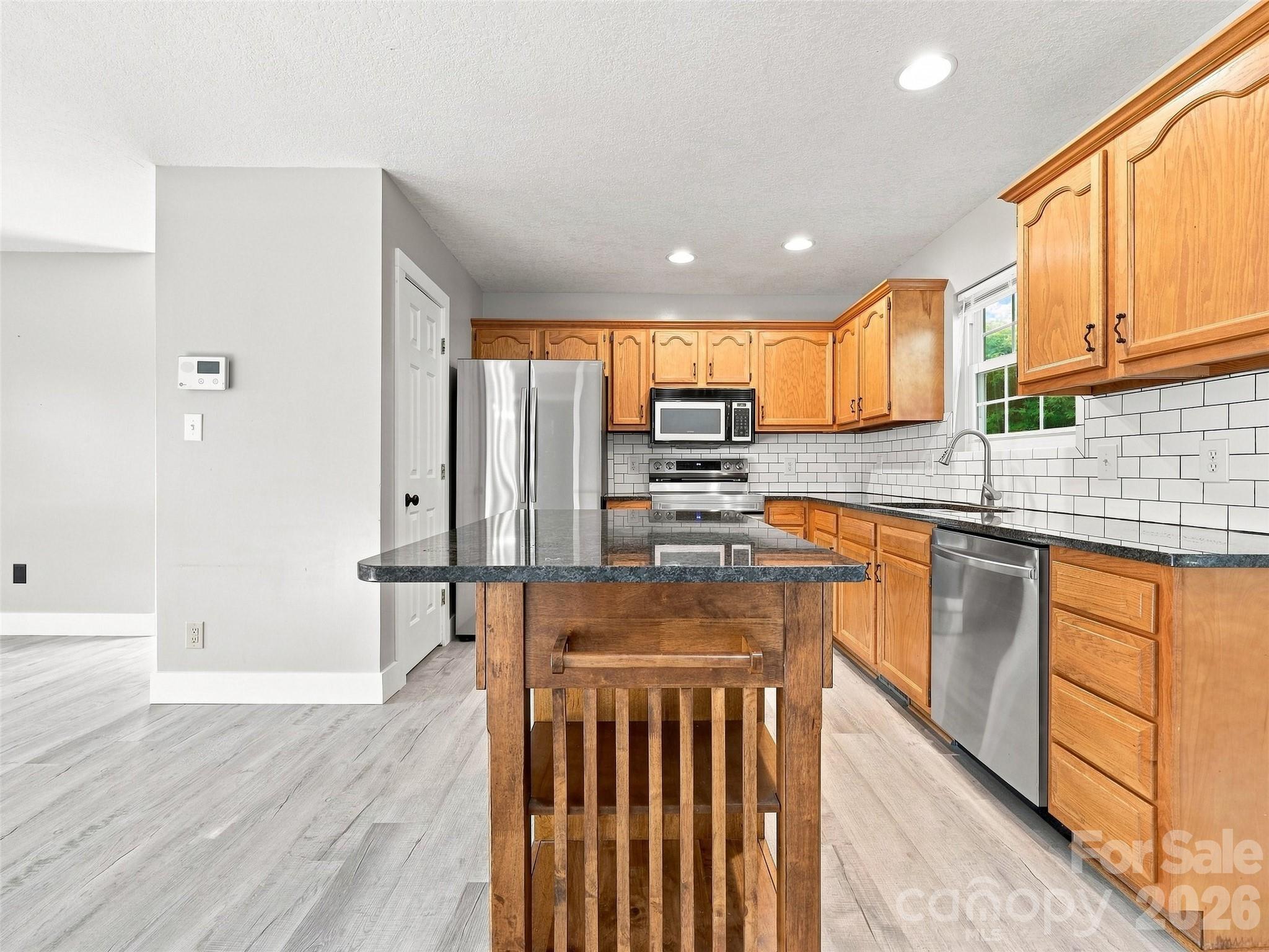 11 Brant Lane — Weaverville