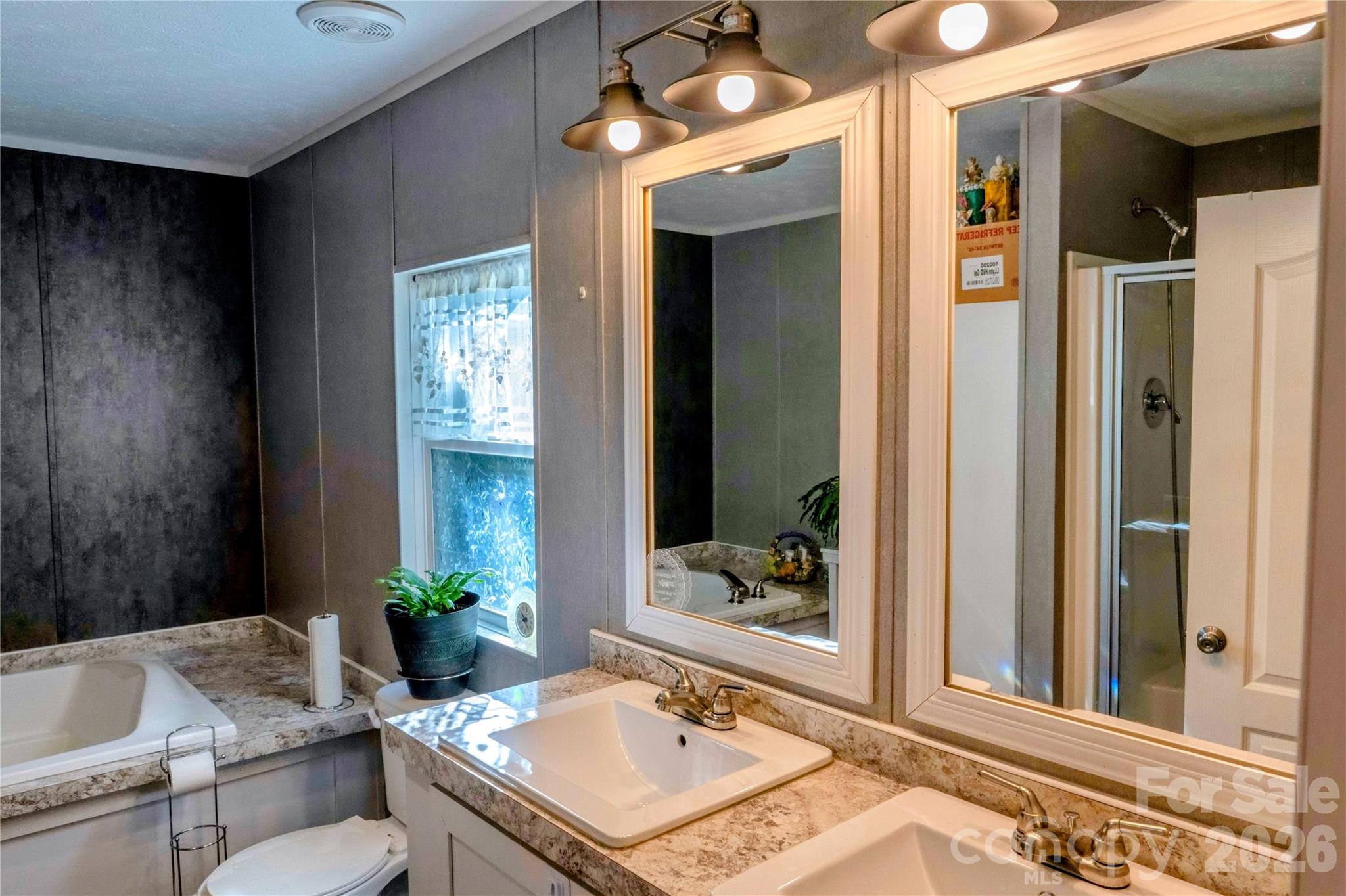 30 & 32 W Skyland Circle — Asheville