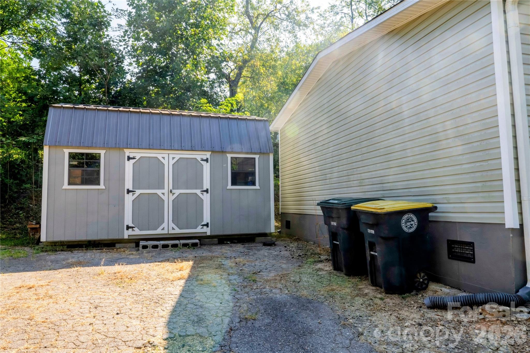 30 & 32 W Skyland Circle — Asheville