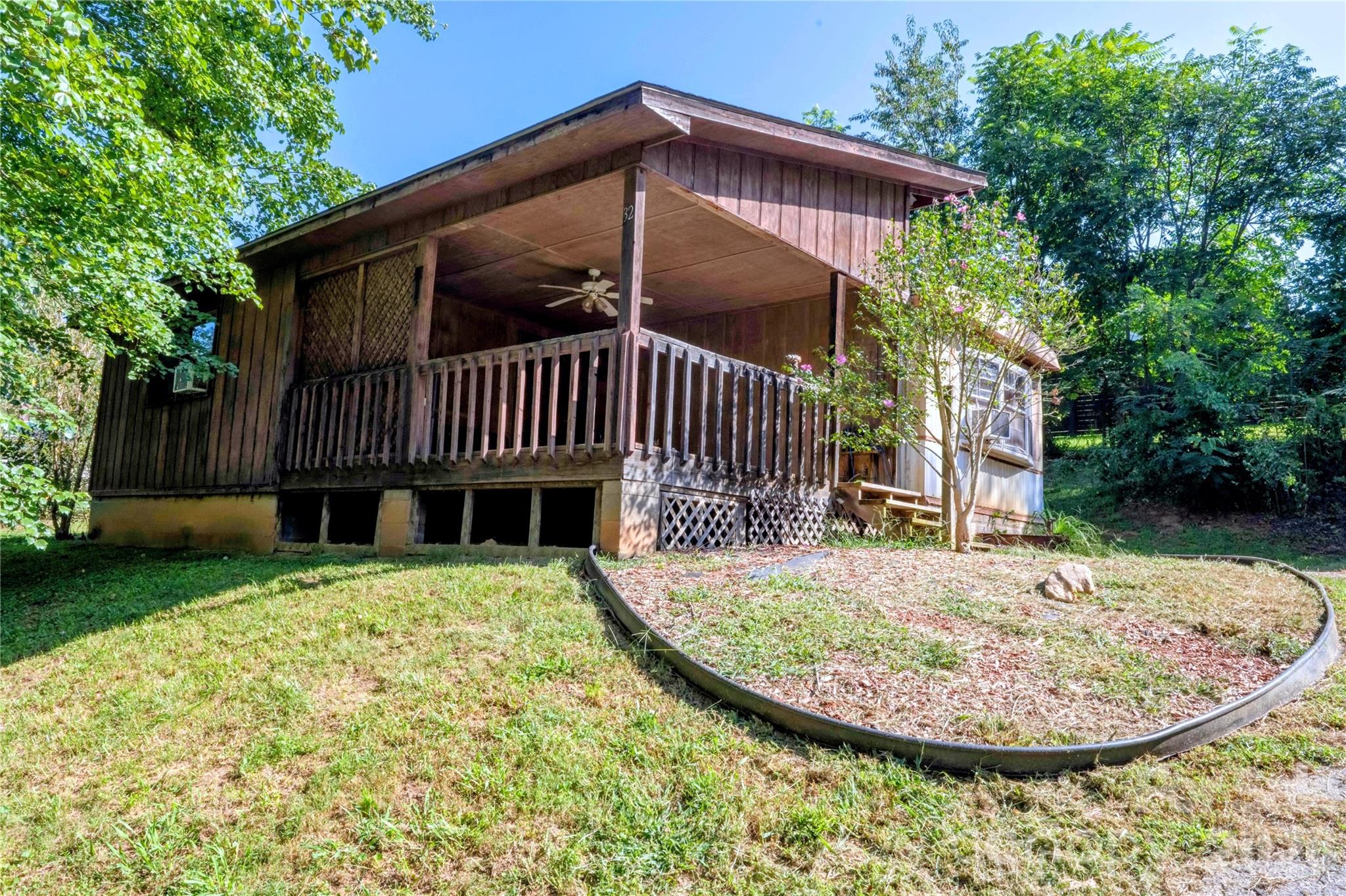 30 & 32 W Skyland Circle — Asheville