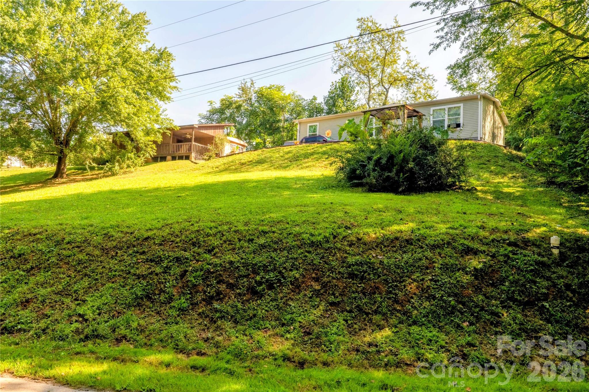 30 & 32 W Skyland Circle — Asheville