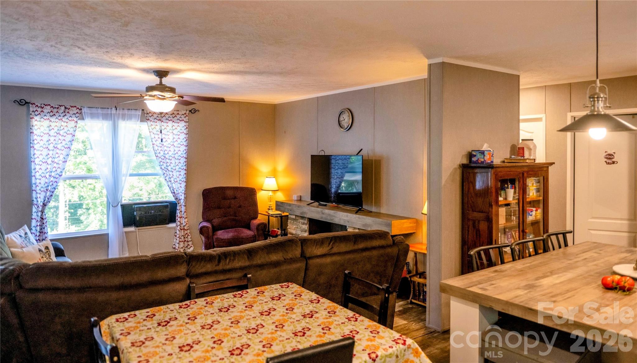 30 & 32 W Skyland Circle — Asheville