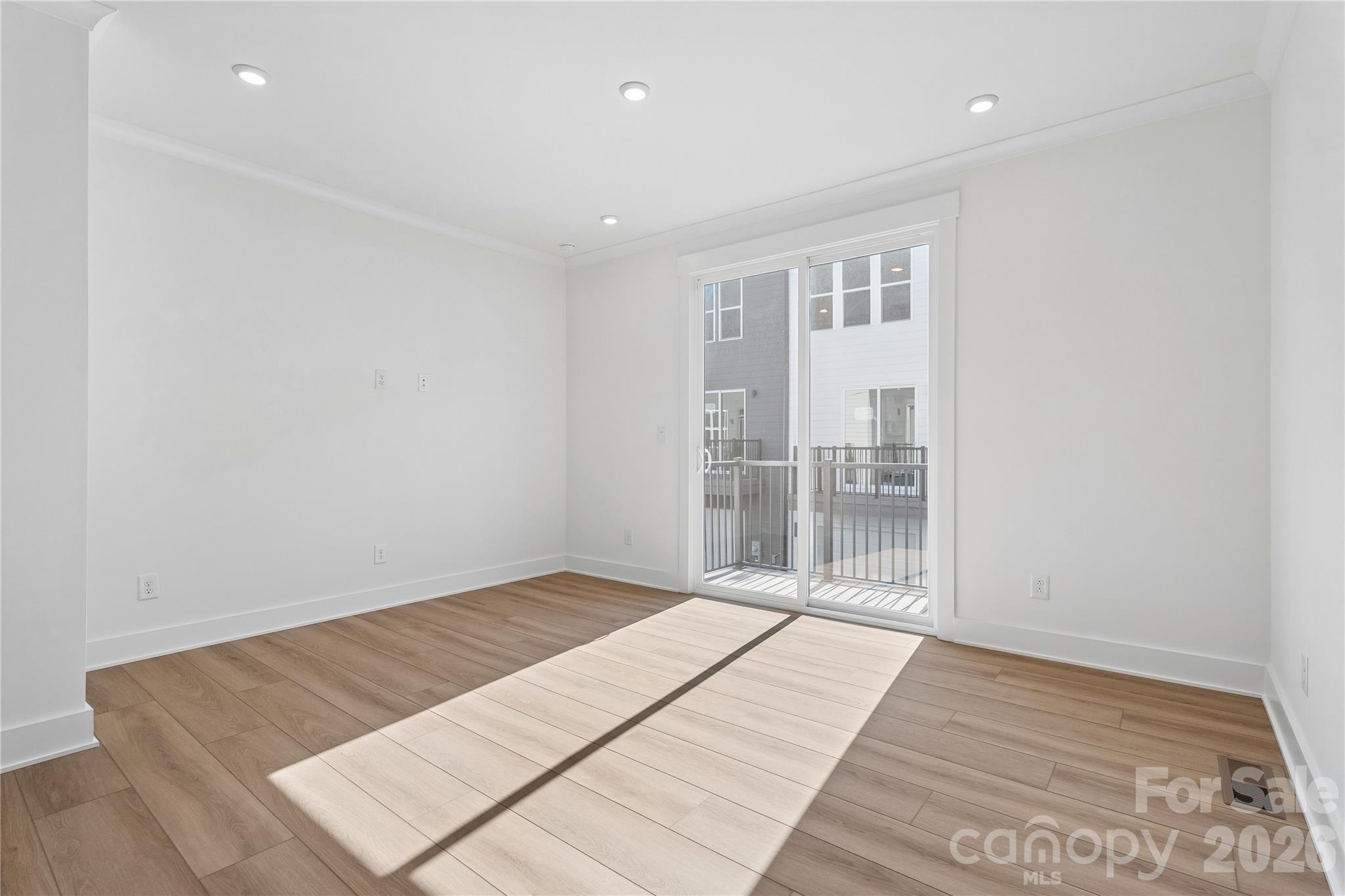 3704 S Tryon Street — Charlotte