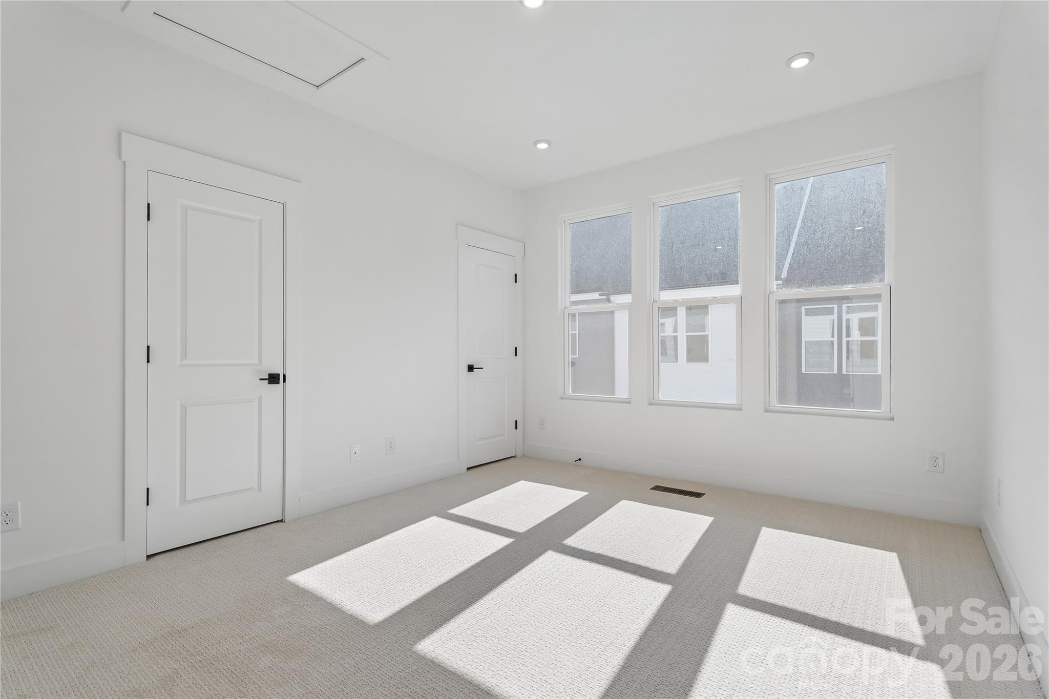3704 S Tryon Street — Charlotte