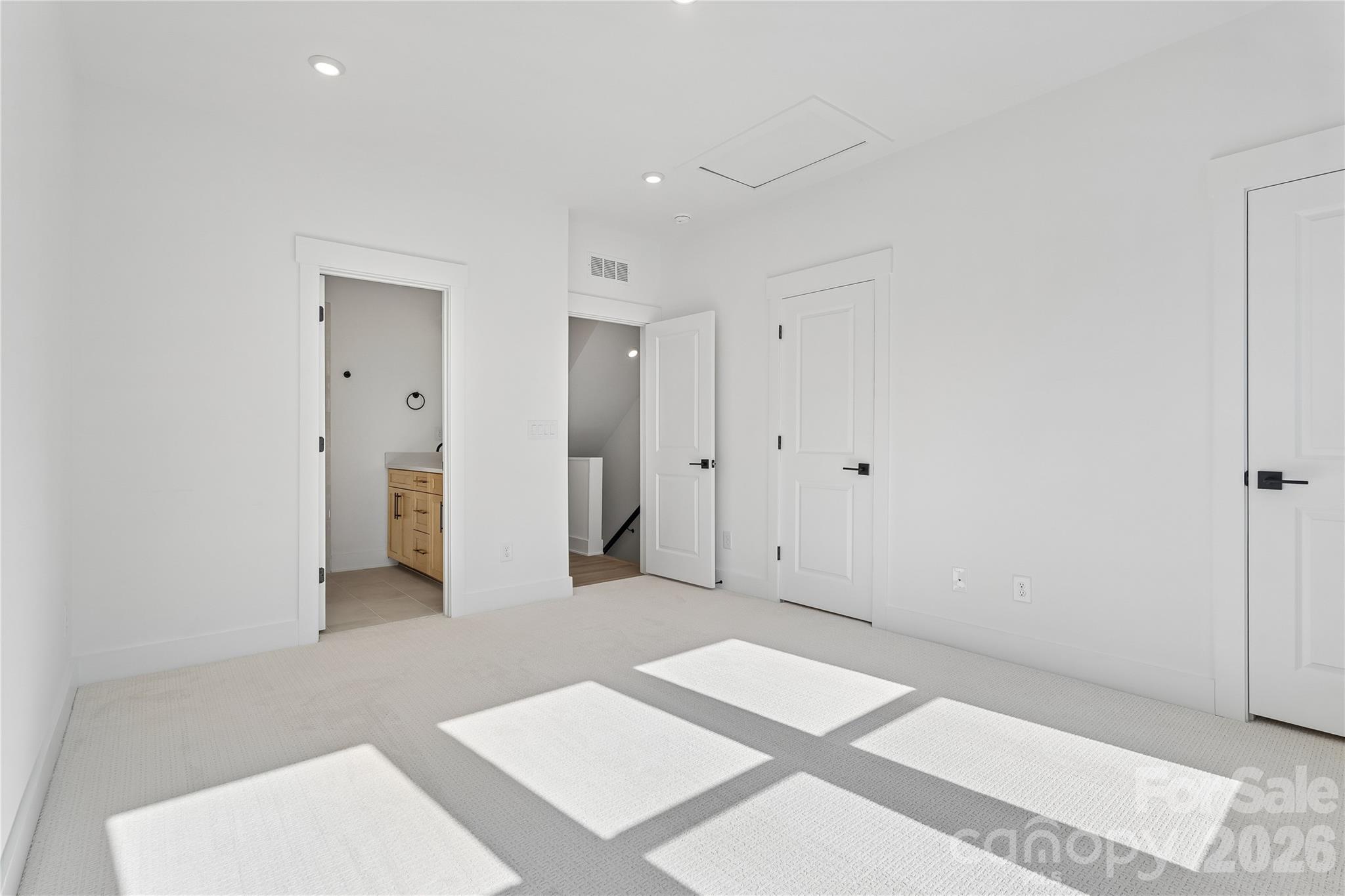 3704 S Tryon Street — Charlotte
