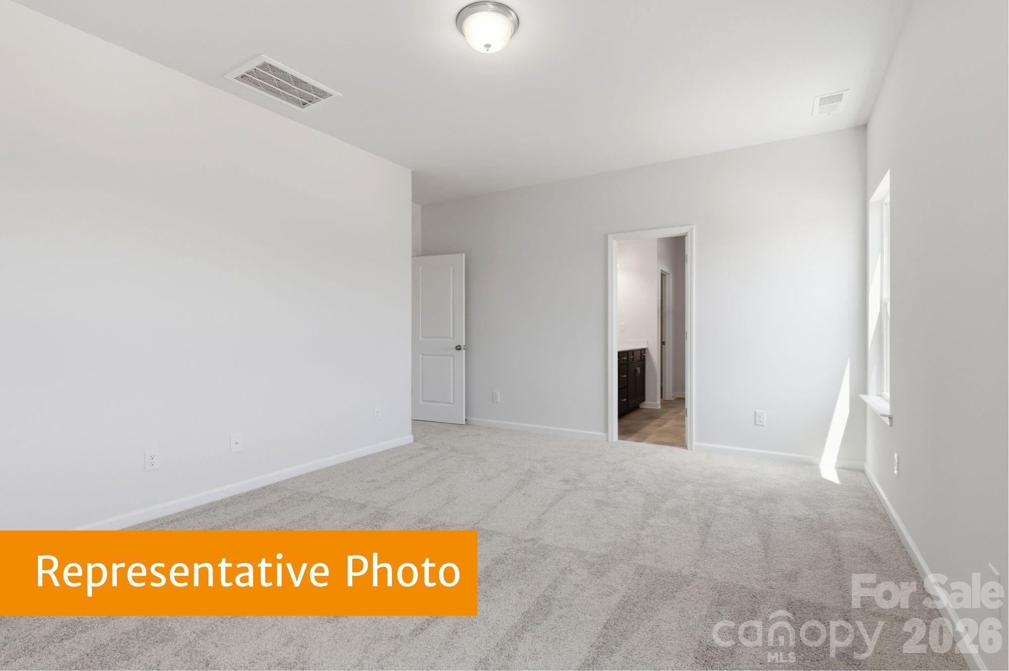 908 Rowe Crossing Drive — Newton