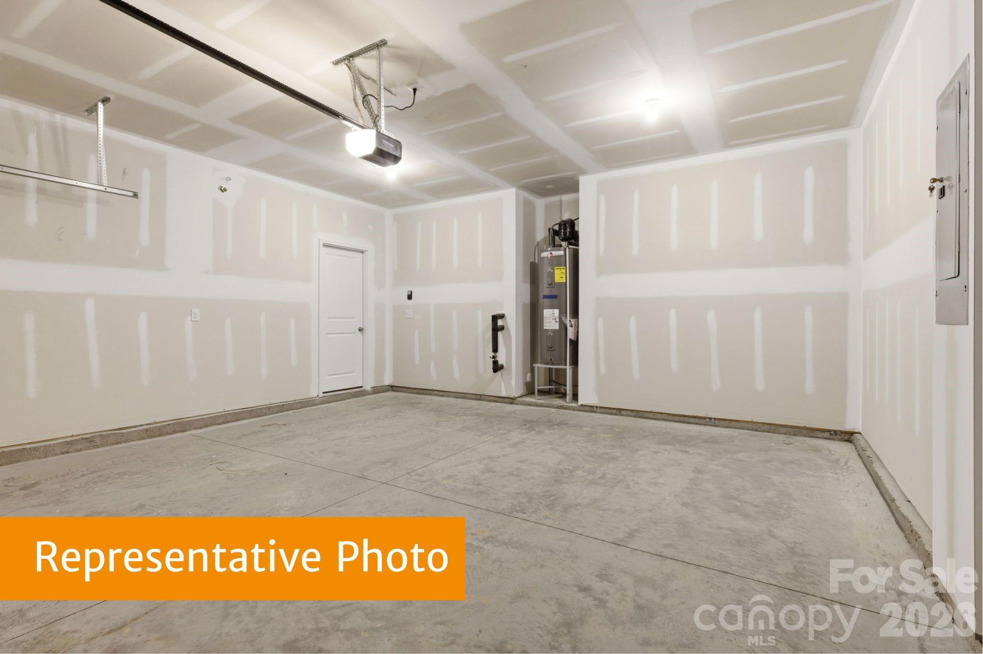 908 Rowe Crossing Drive — Newton