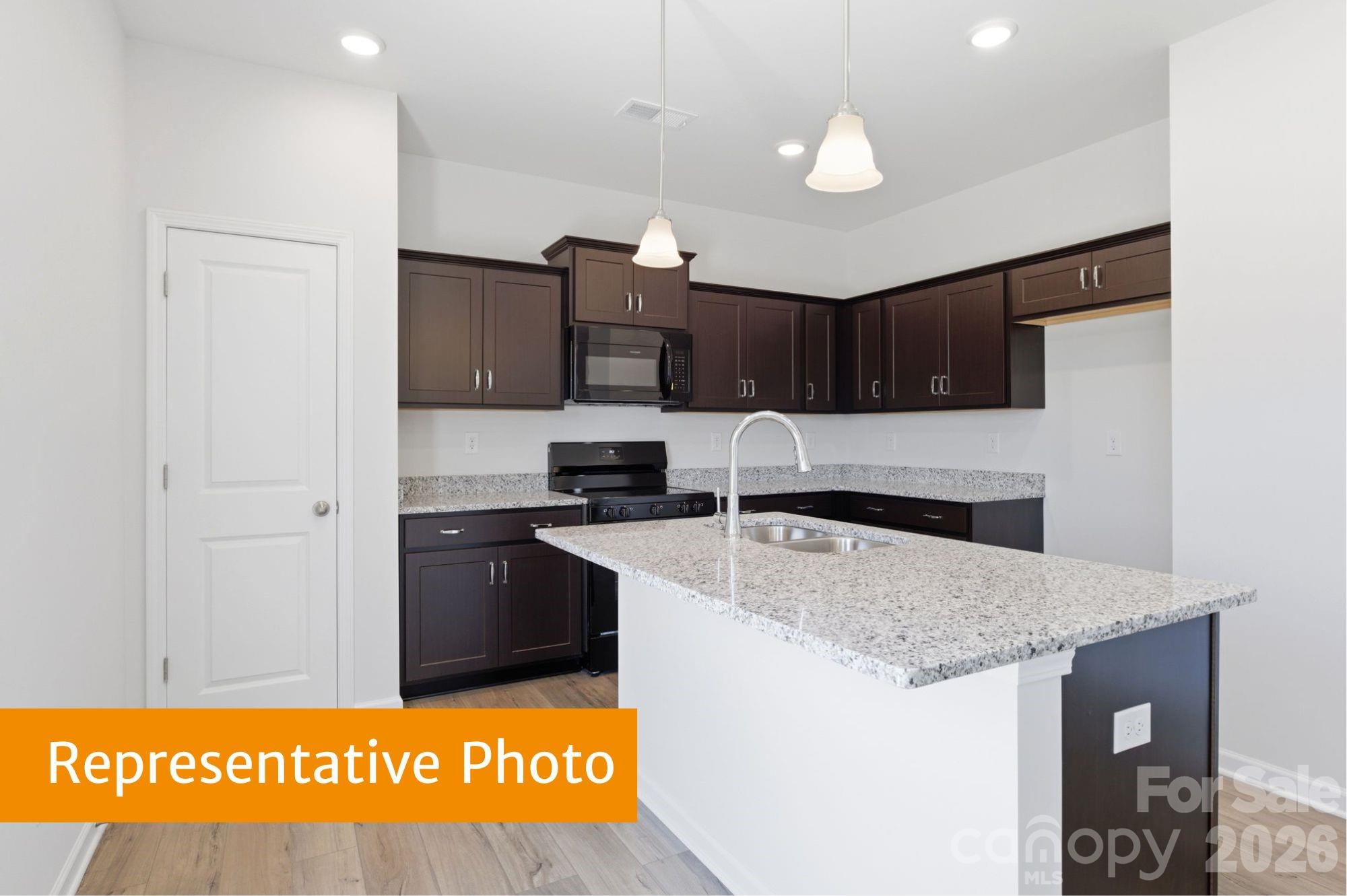 908 Rowe Crossing Drive — Newton