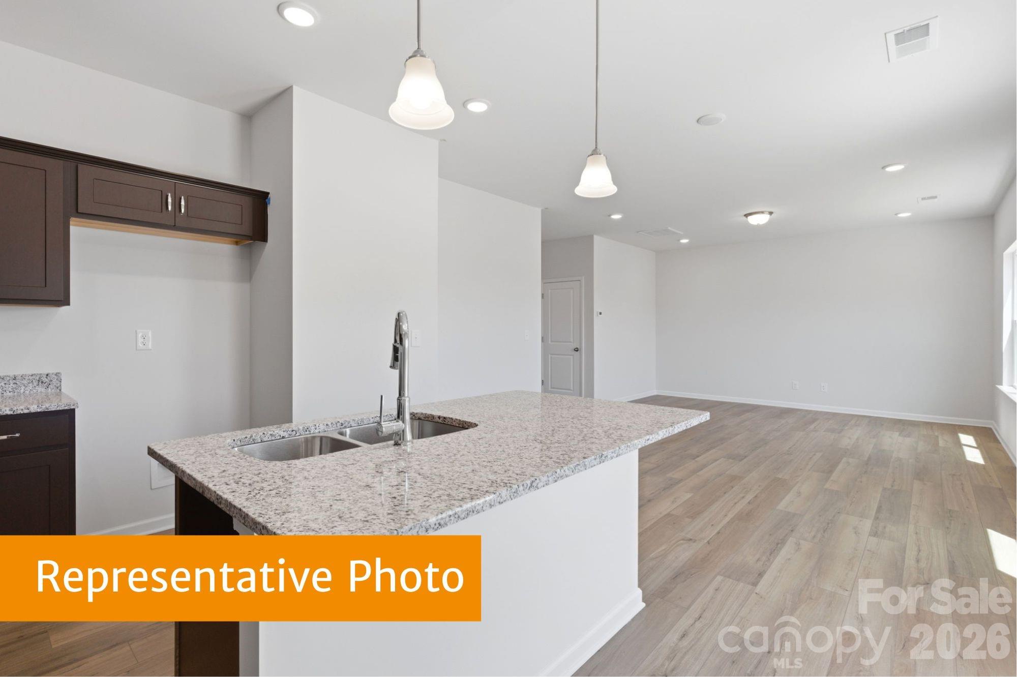 908 Rowe Crossing Drive — Newton