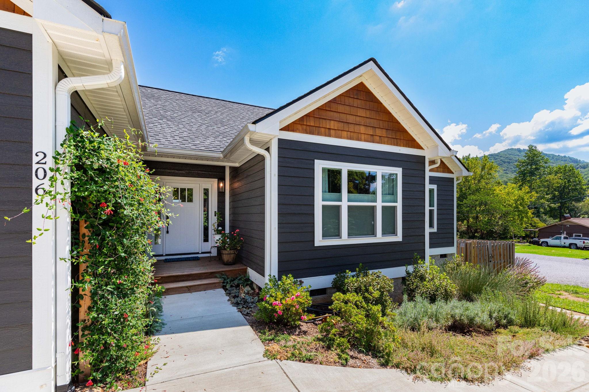 206 Padgettown Road — Black Mountain