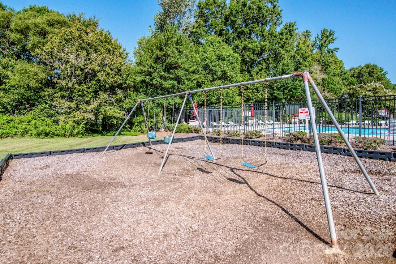 7605 Wynstone Ridge Circle — Huntersville