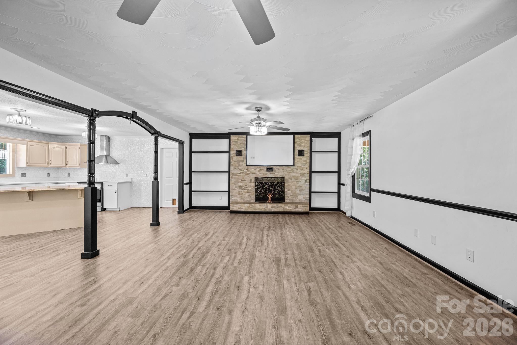 949 Dav Road — Hays