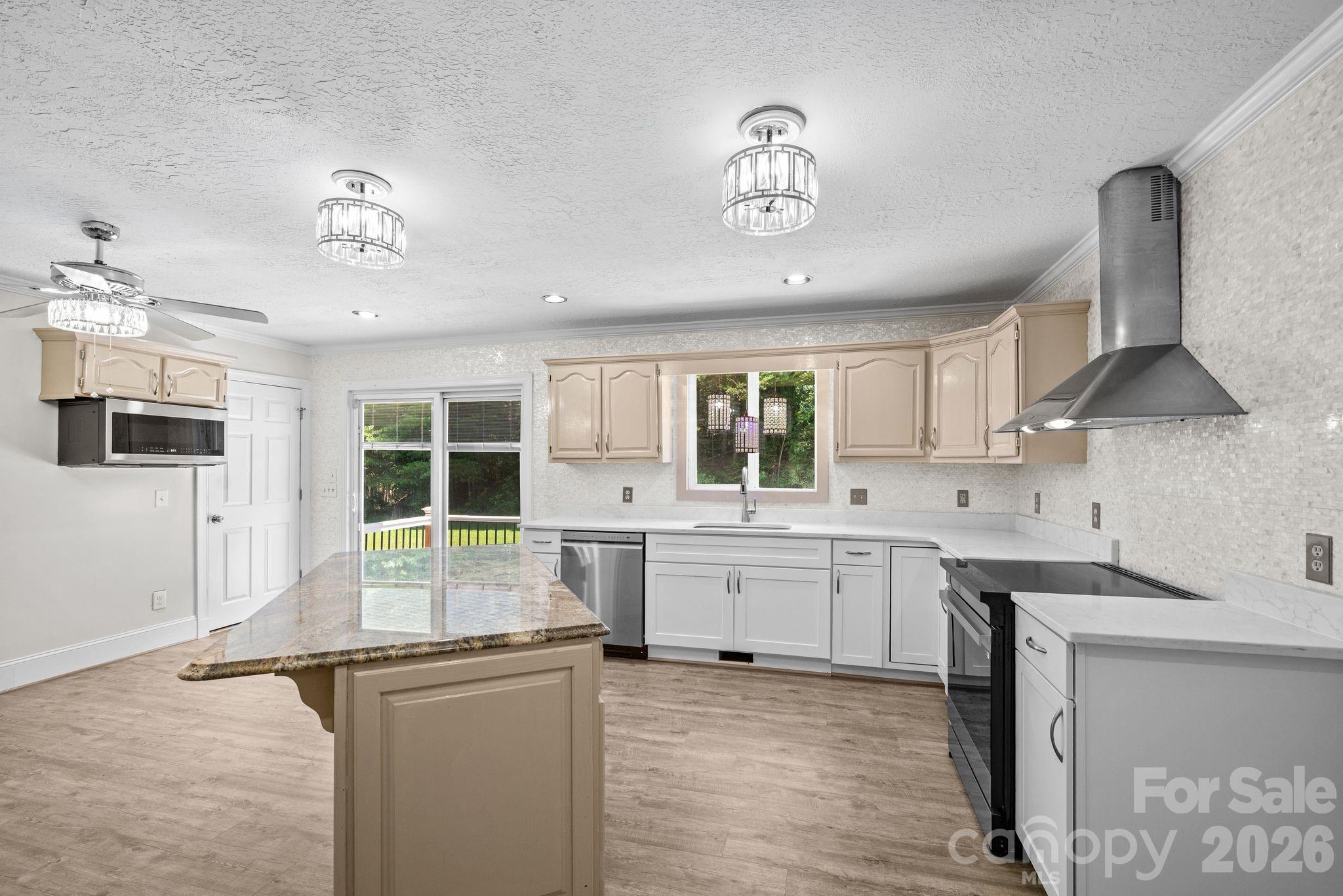 949 Dav Road — Hays
