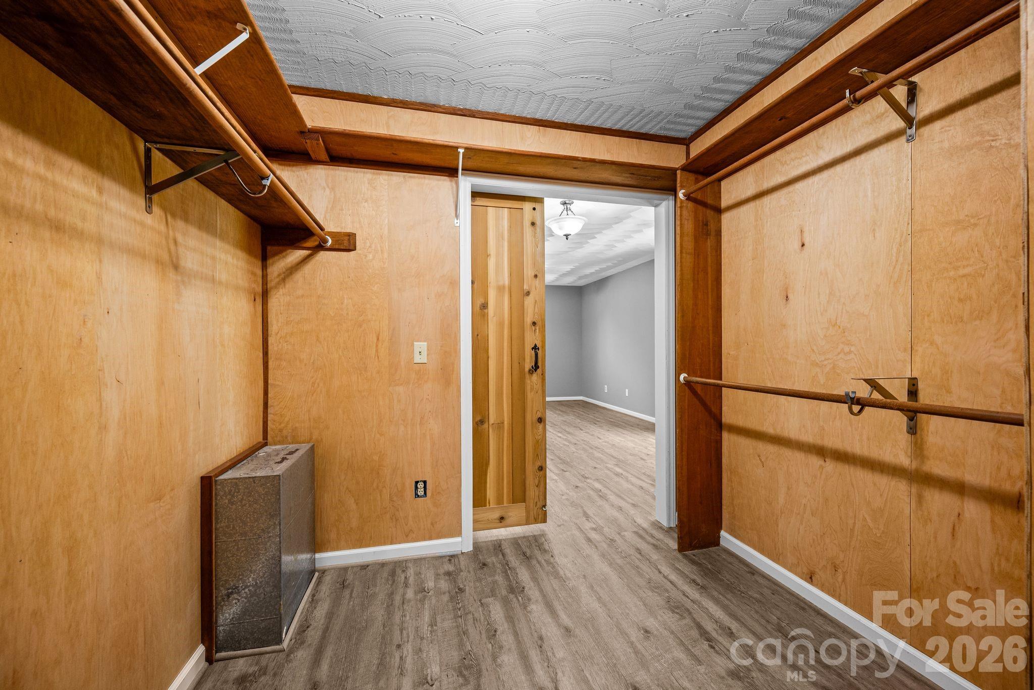 949 Dav Road — Hays