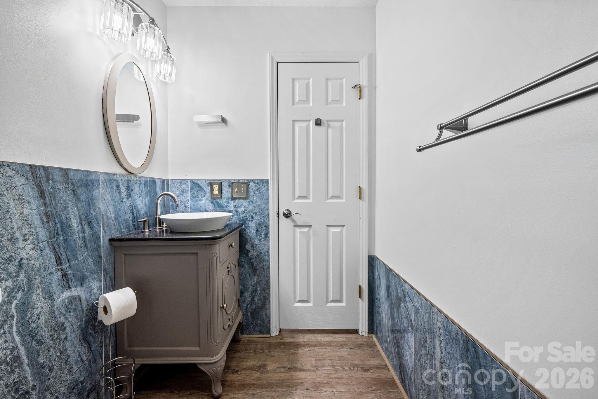 949 Dav Road — Hays