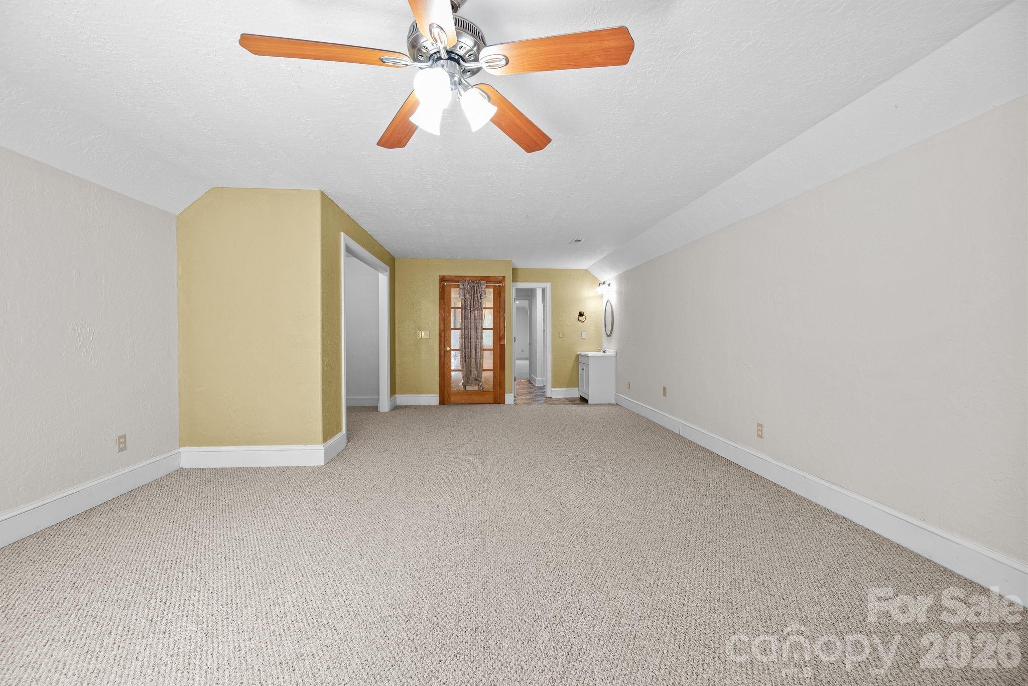 949 Dav Road — Hays