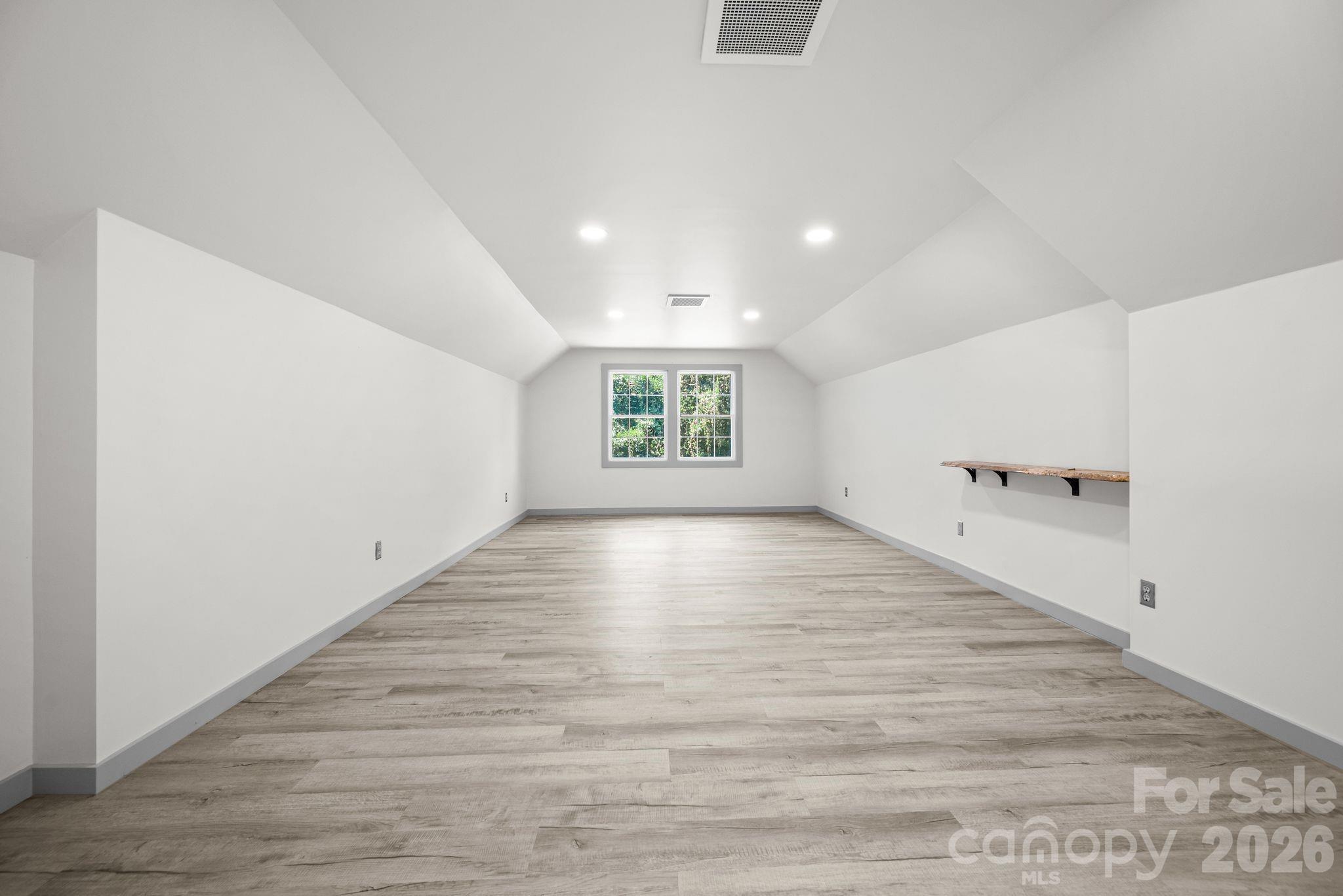 949 Dav Road — Hays