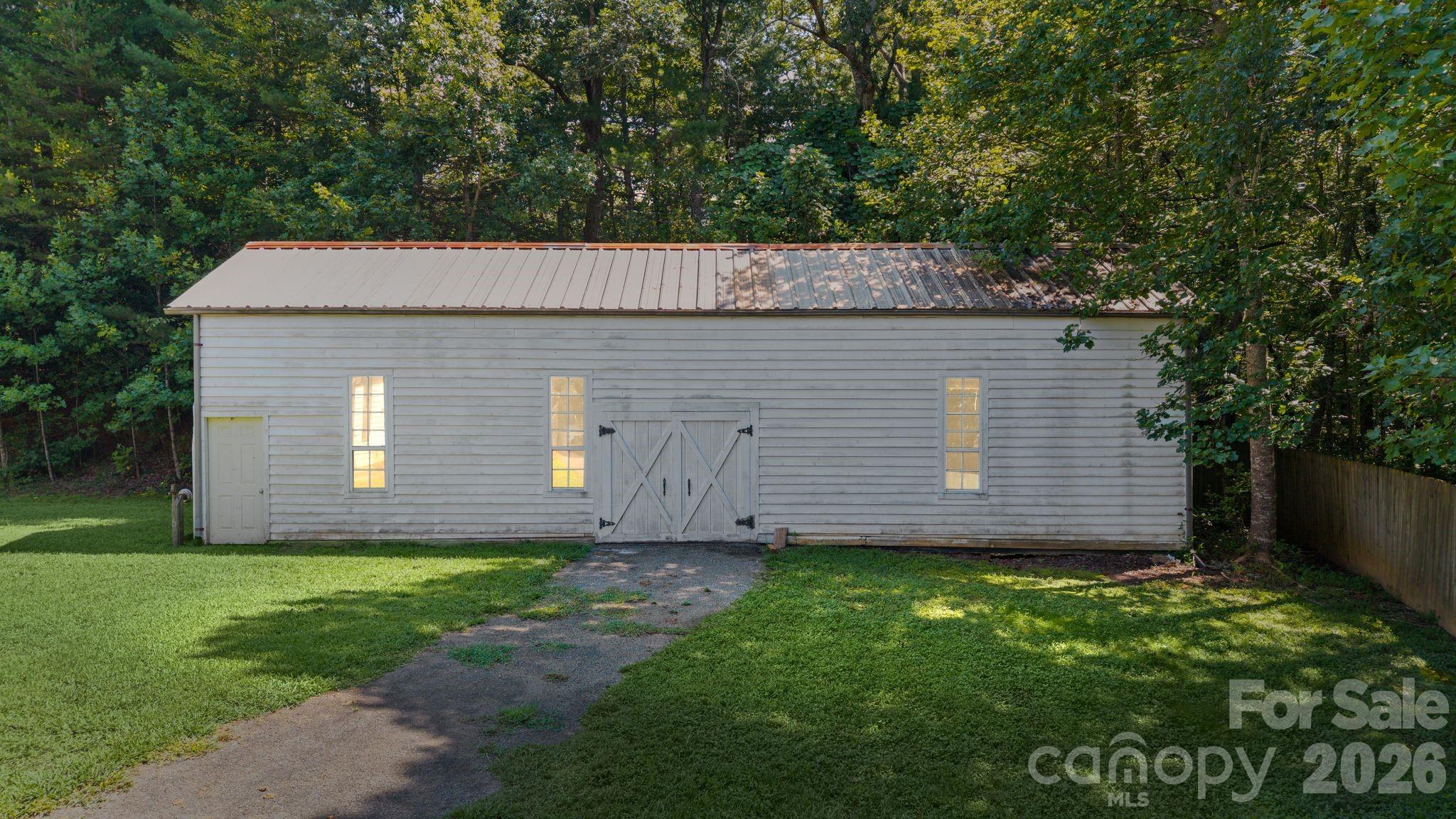 949 Dav Road — Hays