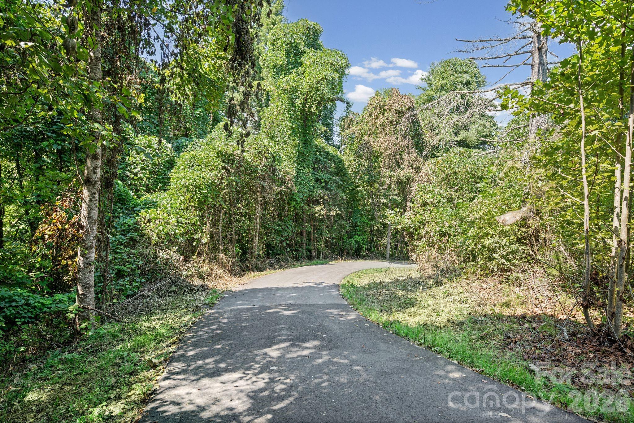 949 Dav Road — Hays