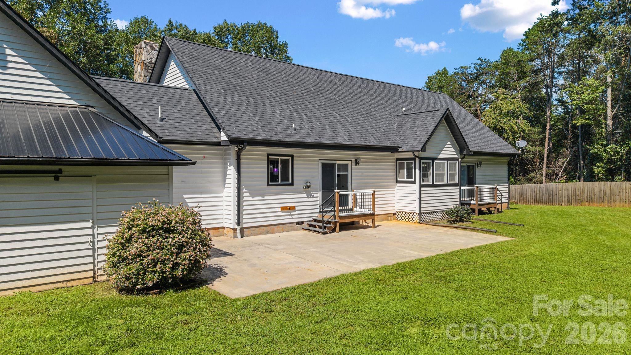 949 Dav Road — Hays