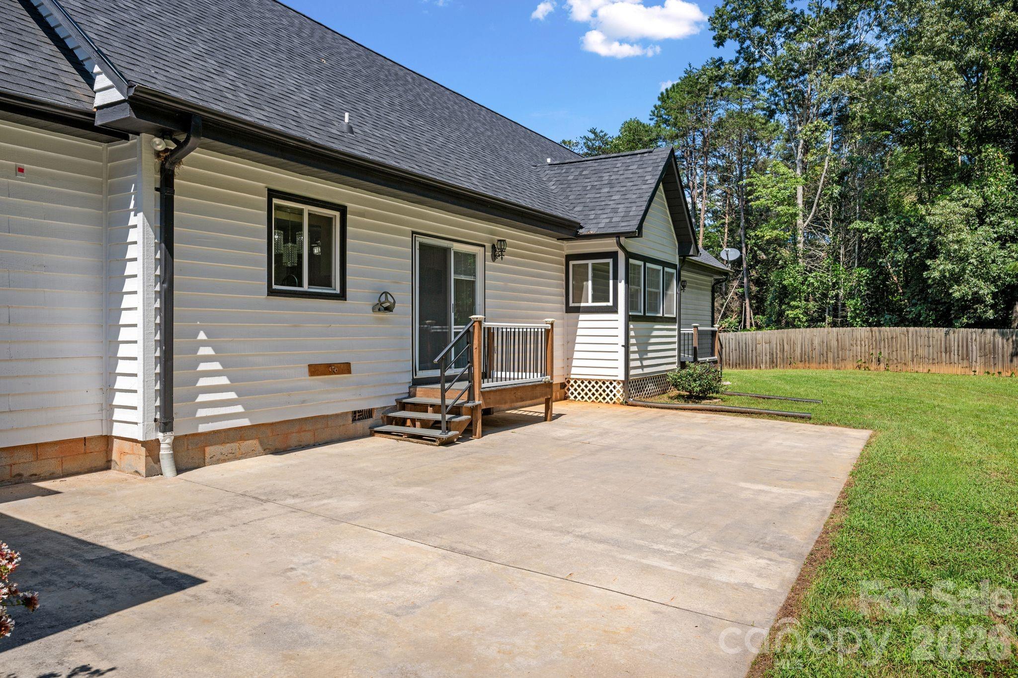 949 Dav Road — Hays