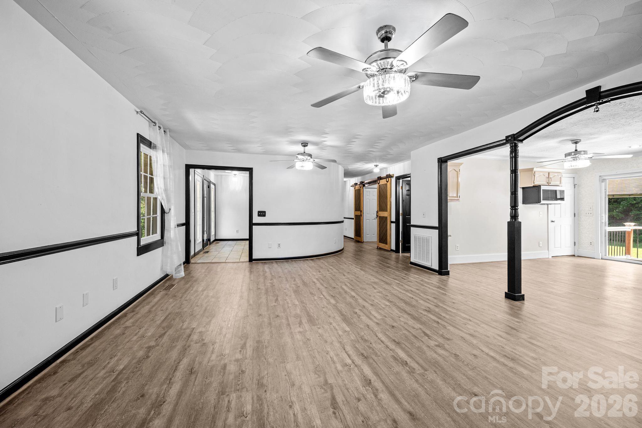 949 Dav Road — Hays