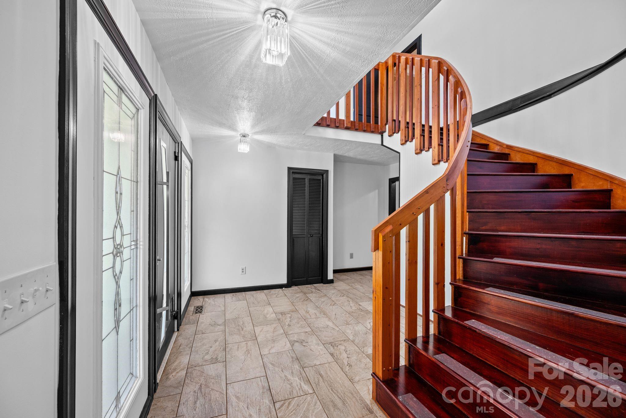 949 Dav Road — Hays
