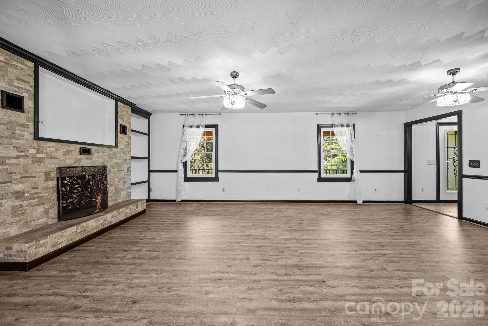 949 Dav Road — Hays