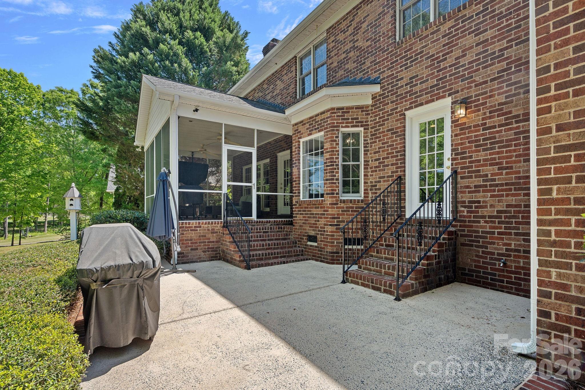 2401 Flagstick Drive — Matthews