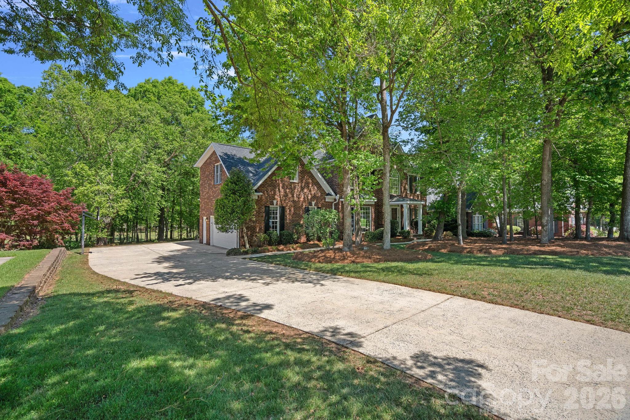 2401 Flagstick Drive — Matthews