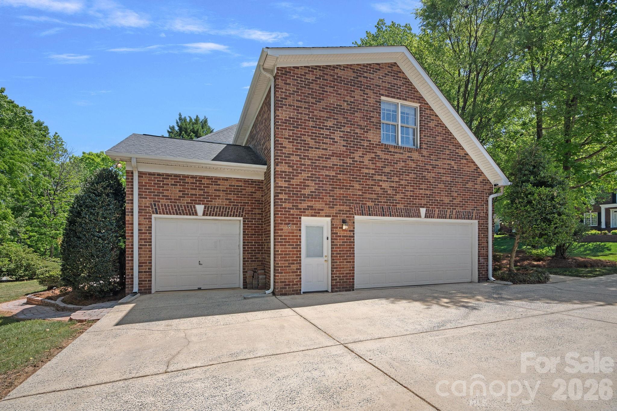 2401 Flagstick Drive — Matthews