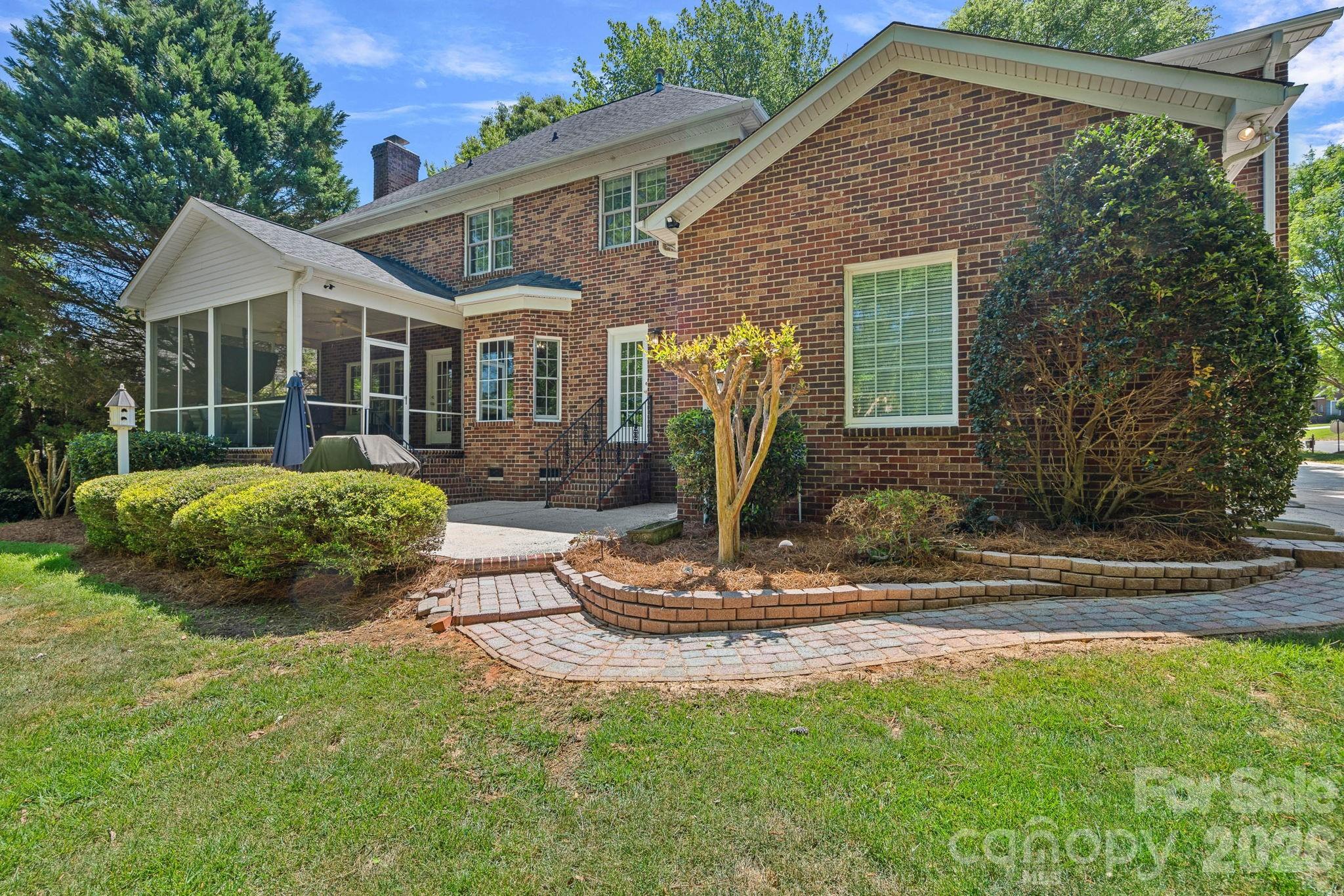 2401 Flagstick Drive — Matthews