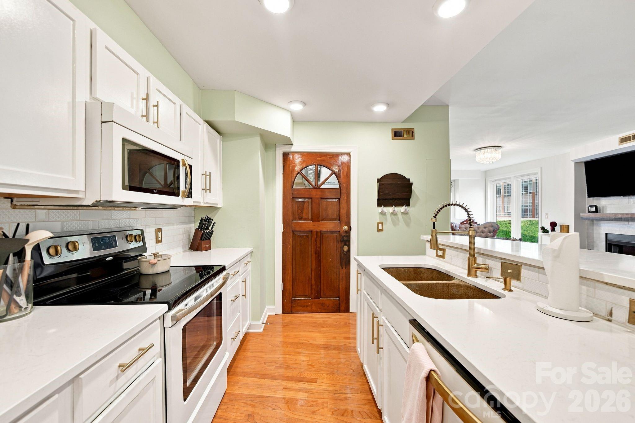 718 W Trade Street #808 — Charlotte