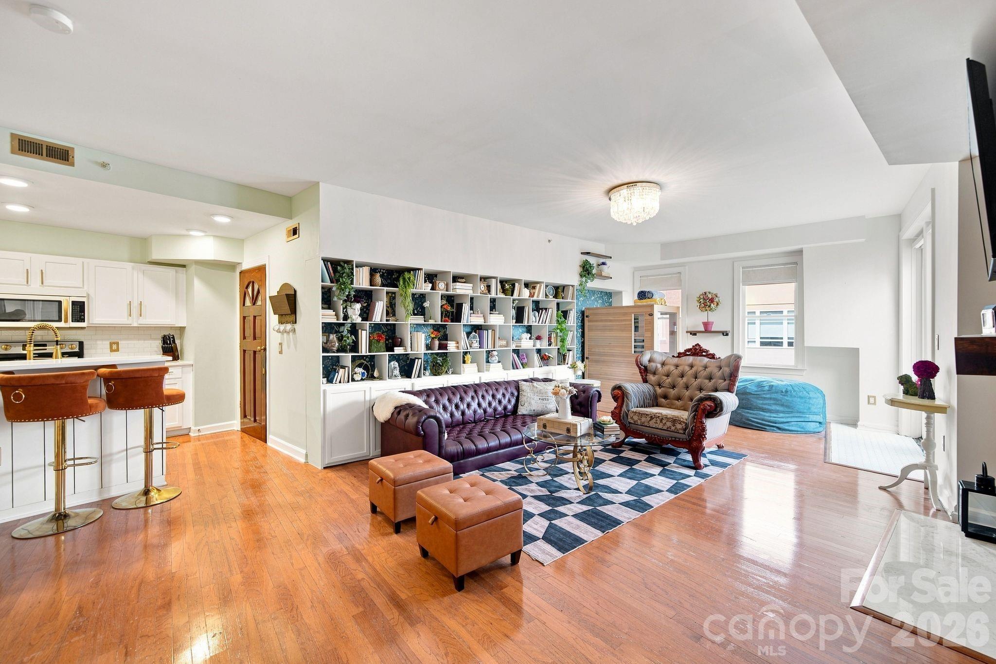 718 W Trade Street #808 — Charlotte